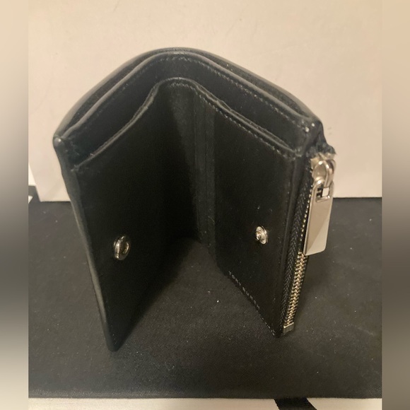 Tory Burch Emerson Mirror Small Silver Metallic Reflective Bi Fold Wallet - Picture 3 of 10